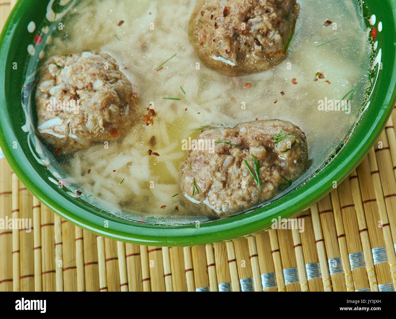 Zuppa Di Armeno Con Polpette Di Carne E Riso Kololak La Cucina Armena Foto Stock Alamy