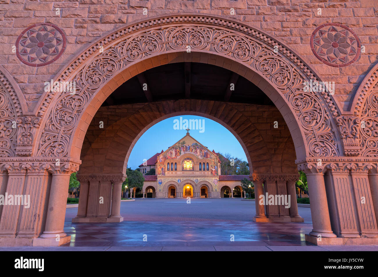 La Chiesa Memoriale presso la Stanford University di Palo Alto, California, di notte Foto Stock