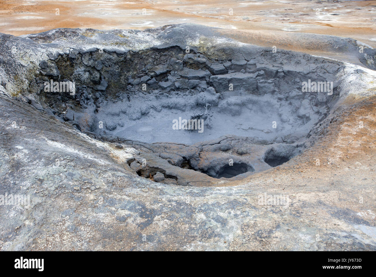 Piscine di fango in Hverir area geotermica Foto Stock