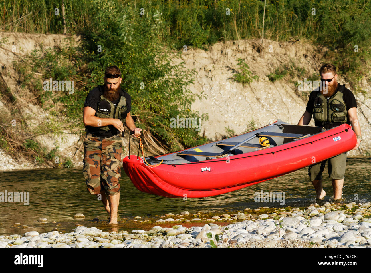 Canoa sul fiume Drava Foto Stock