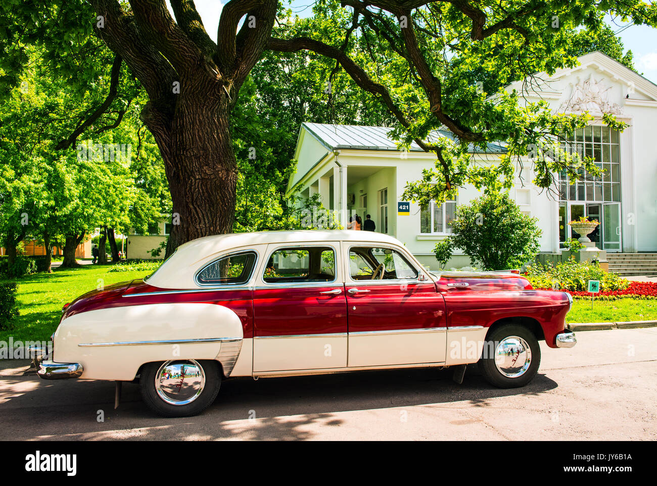 La Russia. Mosca. 07/01/2017. La vettura è un retrò ZIM. La data di rilascio del 1950 circa Foto Stock