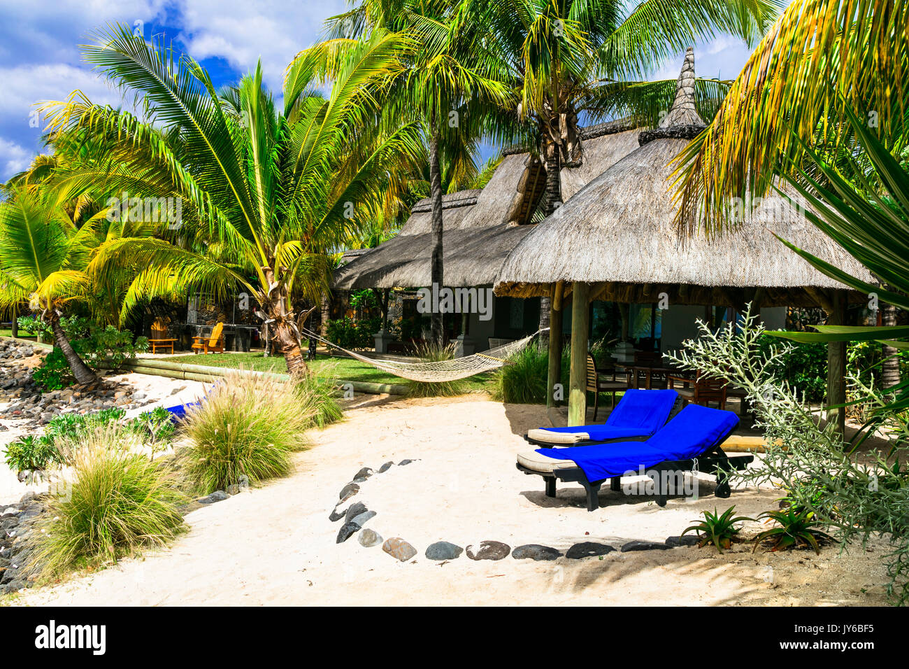 Rilassanti vacanze tropicale sulla spiaggia di lusso ville in isola Maurizio Foto Stock