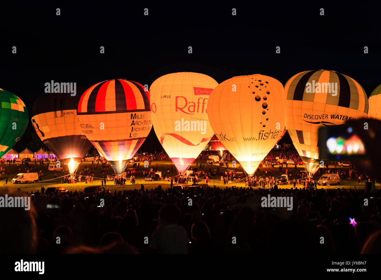 Una vista della notte candelette a Bristol Balloon Fiesta 2017 a Ashton Court, Bristol. Foto Stock