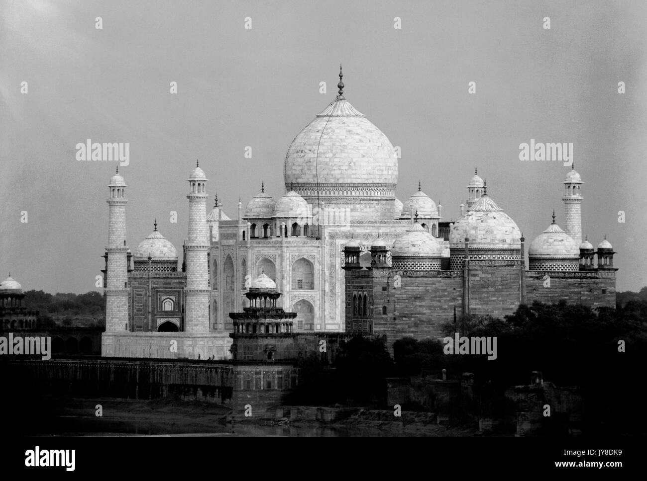 AJAXNETPHOTO. 24dicembre, 1922. AGRA, INDIA. - TAJ MAHAL DA SAHURHUAU, AGRA, distanza di 1 miglio. Foto:T.J.SPOONER COLL/AJAX VINTAGE PICTURE LIBRARY REF; 19220201 PL36 Foto Stock