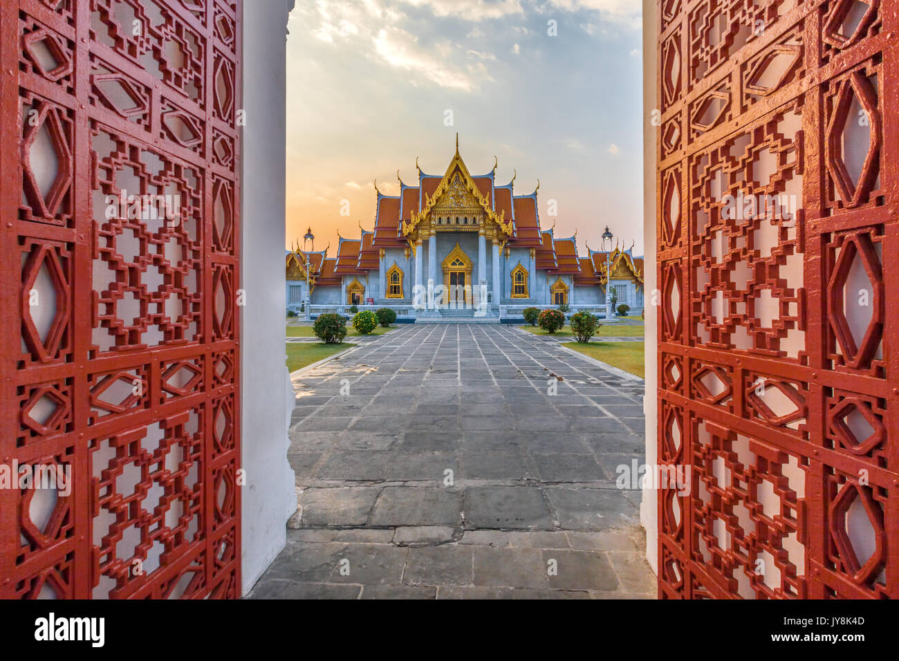 Ingresso al tempio in marmo, Wat Benchamabophit, Bangkok, Thailandia Foto Stock