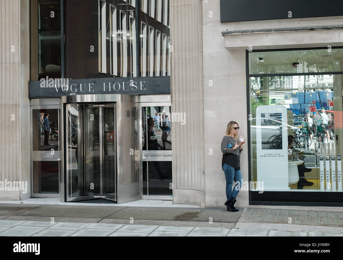 Vogue House, sede della rivista di moda di proprietà di Conde Nast. Mayfair, London, Regno Unito Foto Stock