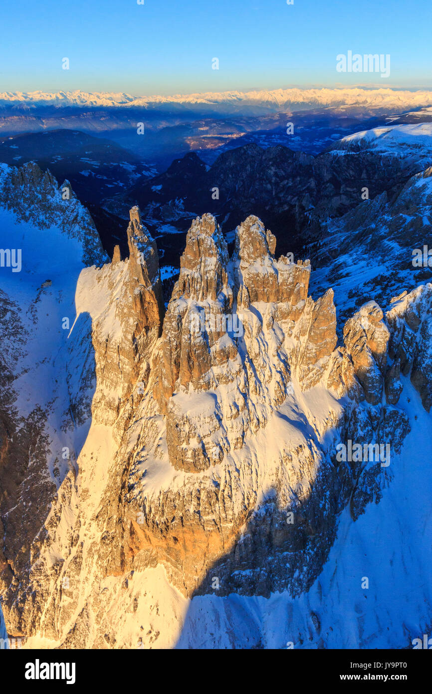 Vista aerea del Catinaccio e Torri di Vajolet al tramonto. Sciliar Parco naturale Dolomiti Trentino Alto Adige Italia Europa Foto Stock