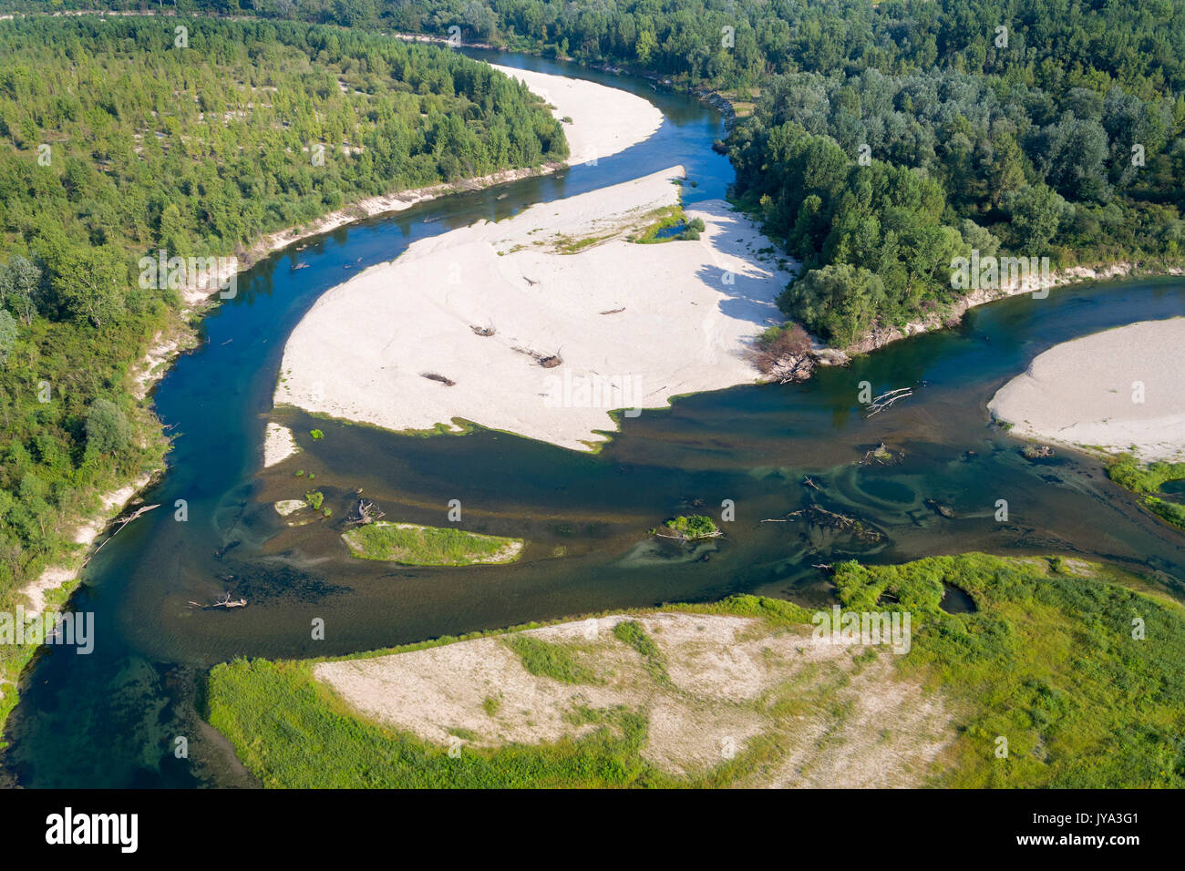 Foto aerea di barre di ghiaia sul fiume Drava Foto Stock