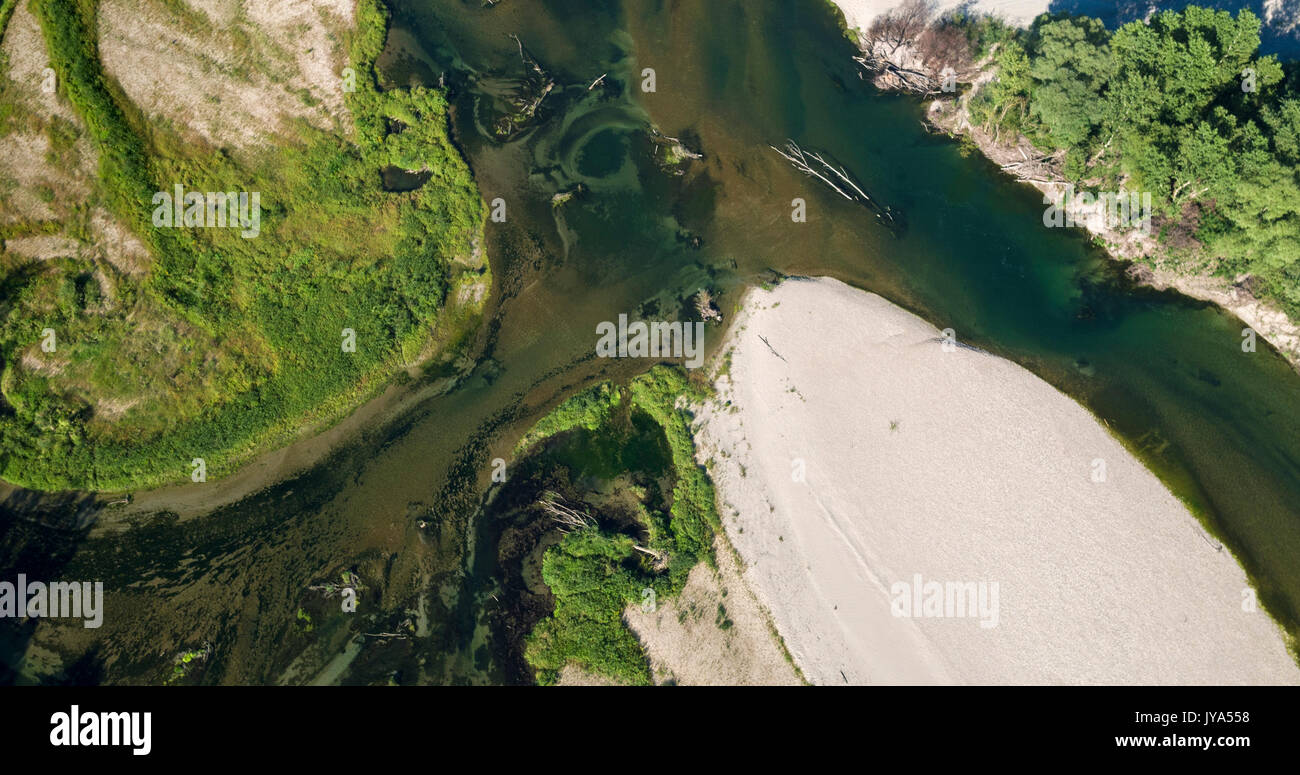 Foto aerea di barre di ghiaia sul fiume Drava Foto Stock