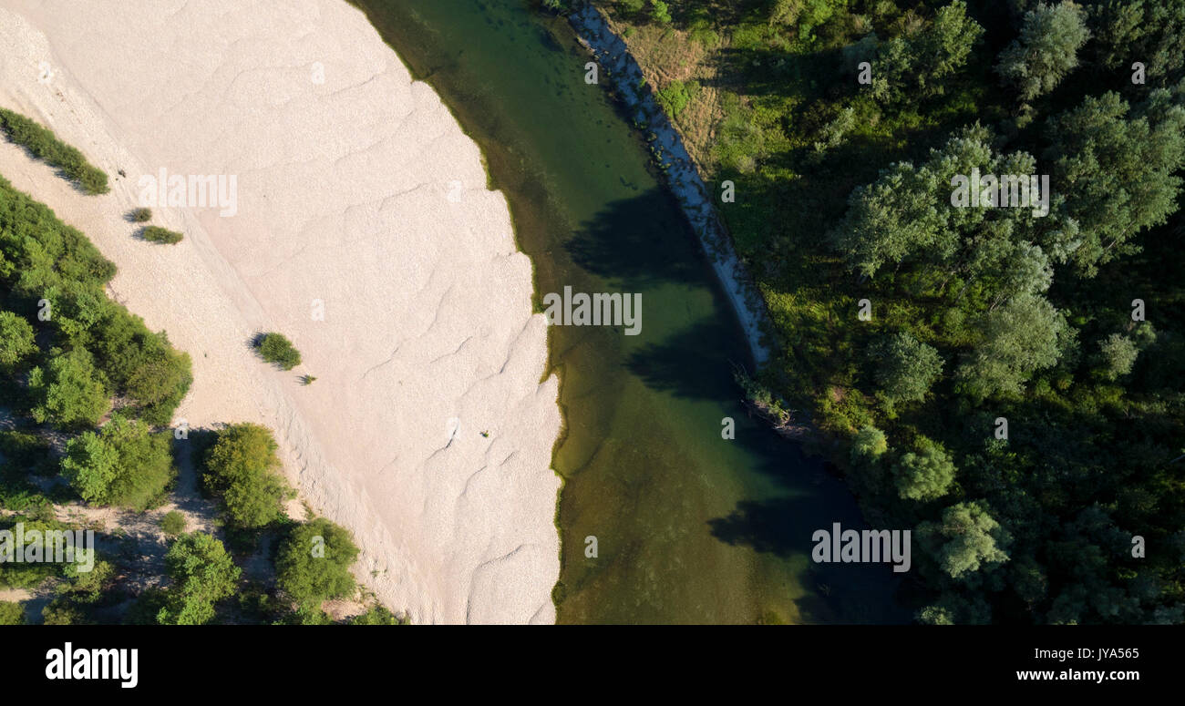 Barre di ghiaia sul fiume Drava, Croazia Foto Stock