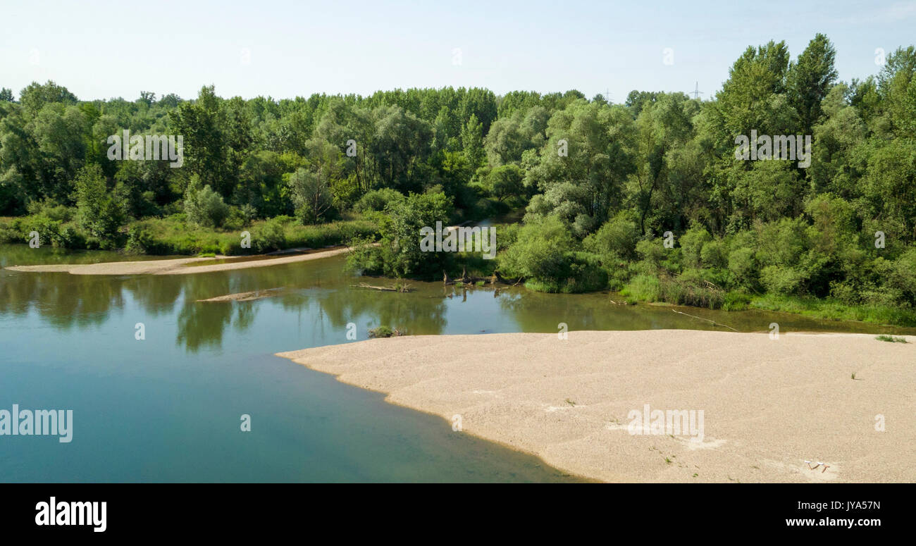 Foto aerea di barre di ghiaia sul fiume Drava Foto Stock