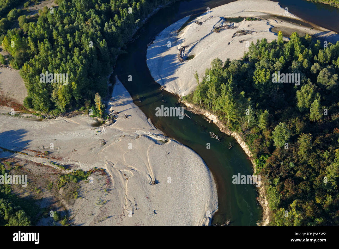 Foto aerea di barre di ghiaia sul fiume Drava Foto Stock