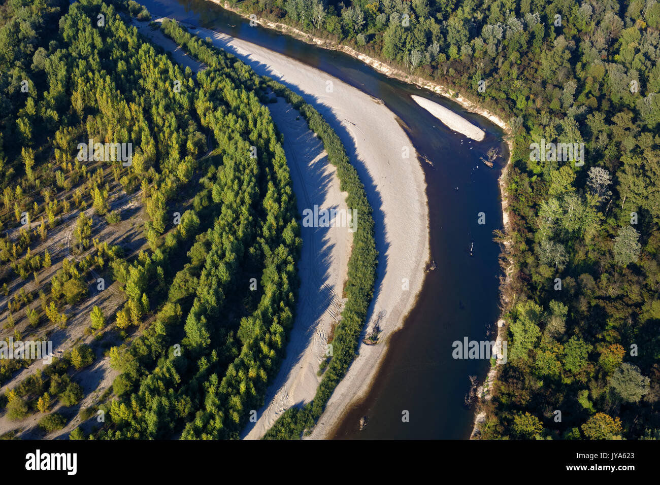 Foto aerea di barre di ghiaia sul fiume Drava Foto Stock