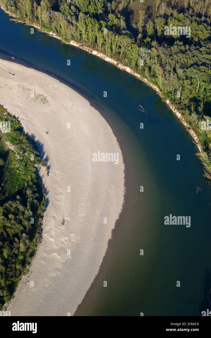 Foto aerea di barre di ghiaia sul fiume Drava Foto Stock