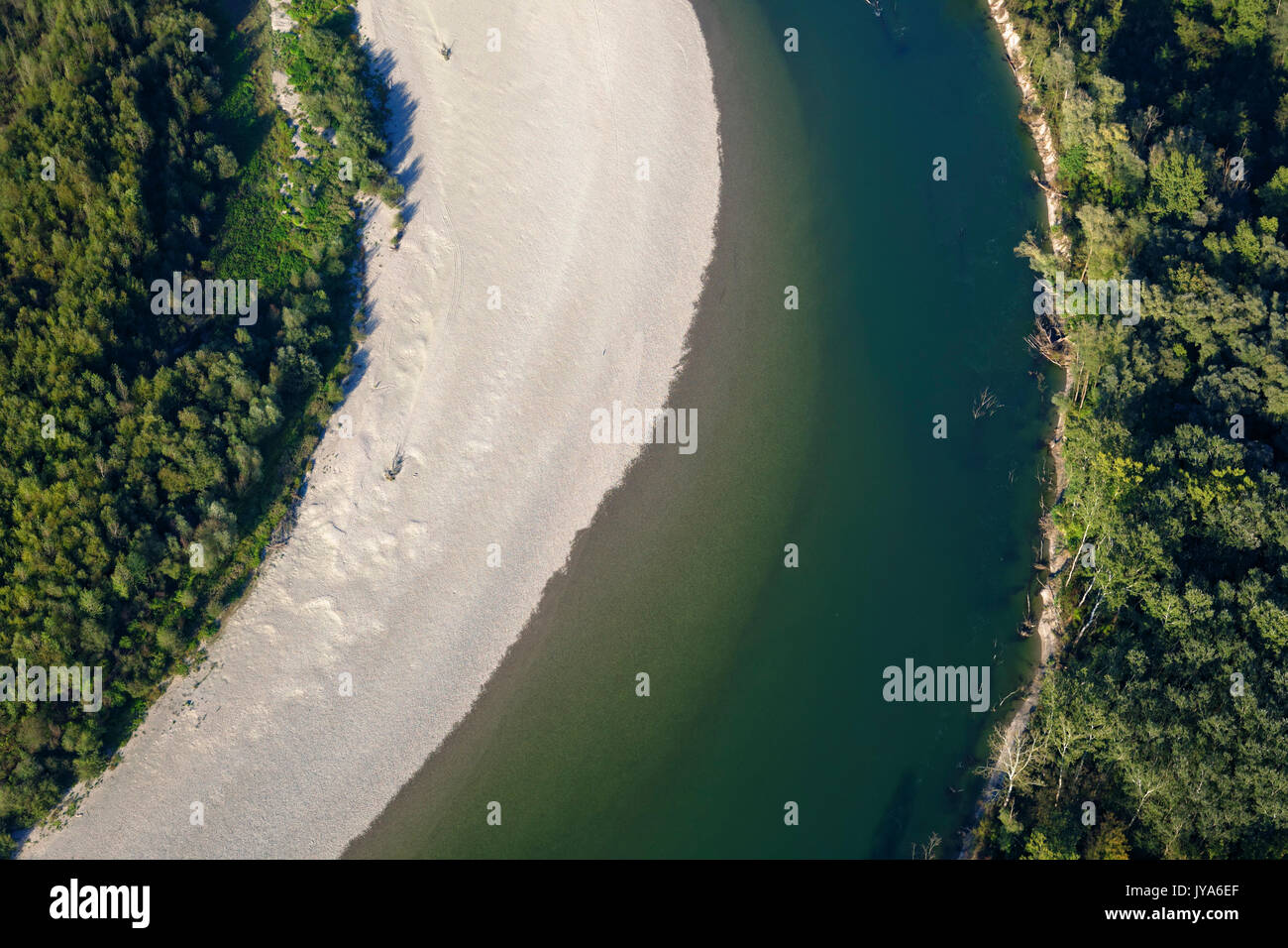 Foto aerea di barre di ghiaia sul fiume Drava Foto Stock