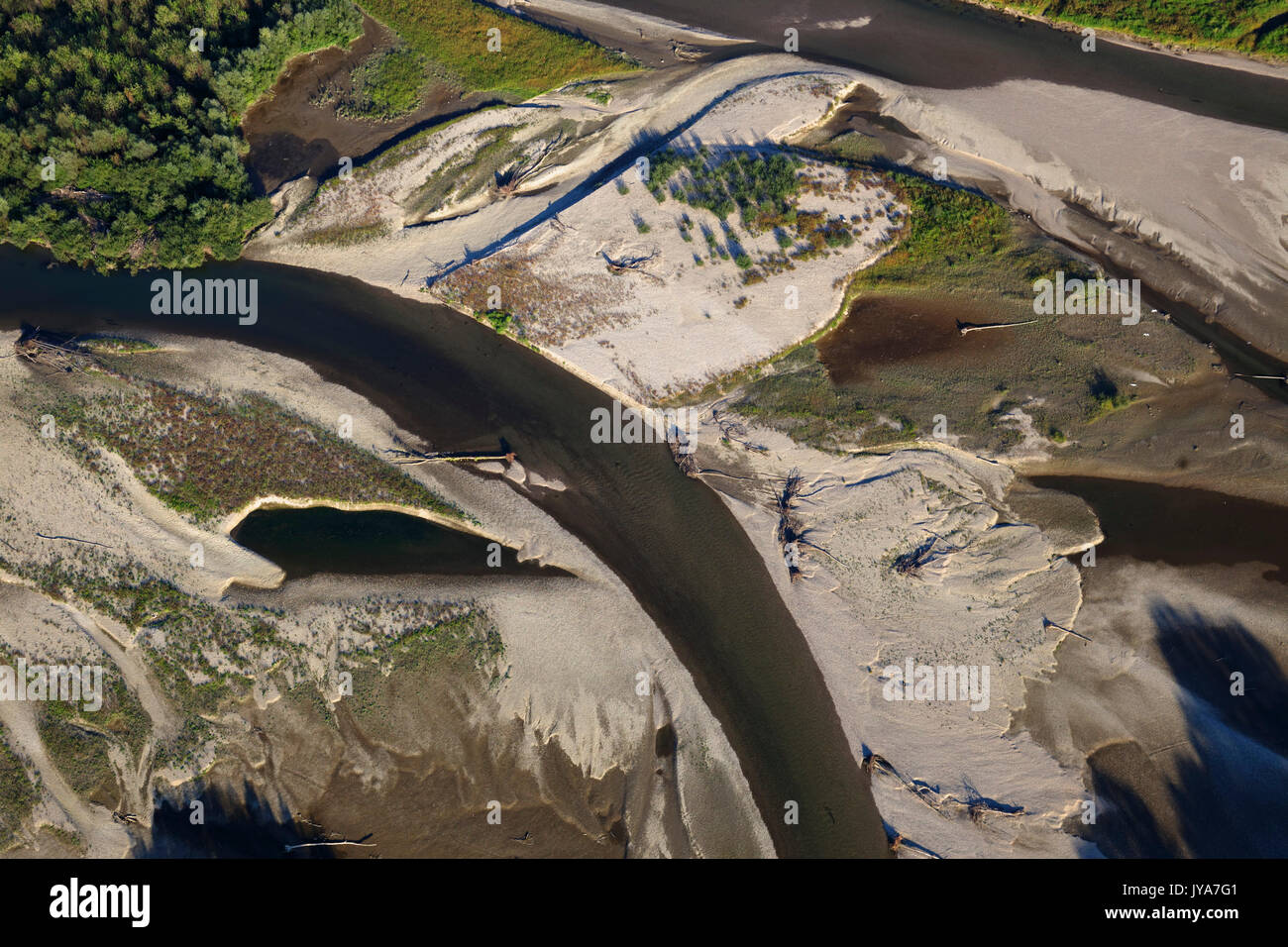 Foto aerea di barre di ghiaia sul fiume Drava Foto Stock