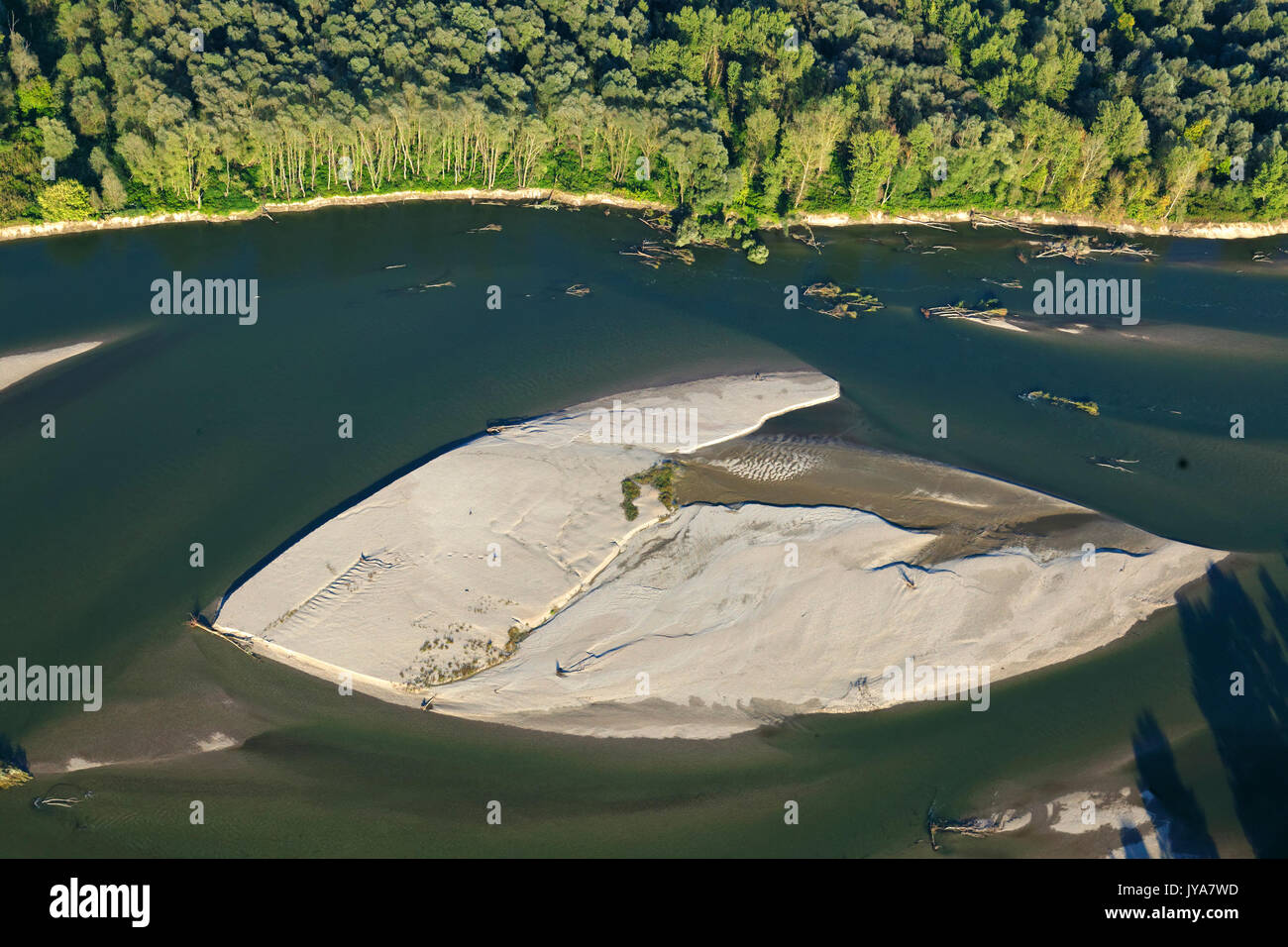 Foto aerea di barre di ghiaia sul fiume Drava Foto Stock