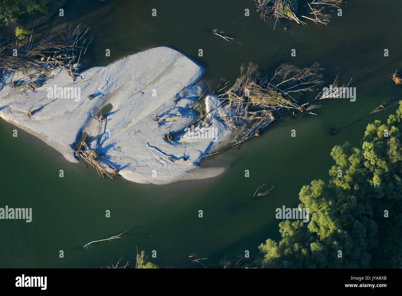 Foto aerea di barre di ghiaia sul fiume Drava Foto Stock