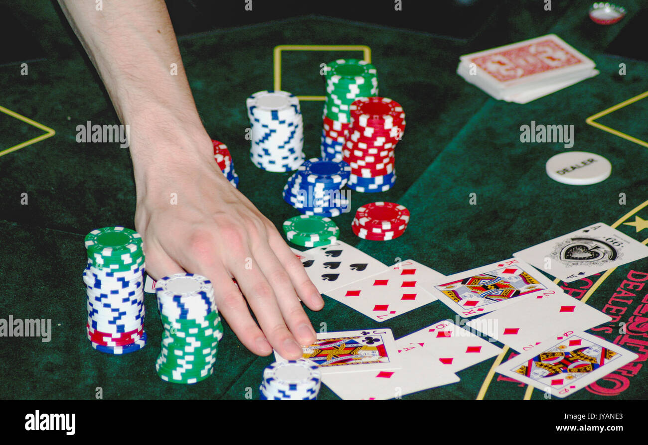 Trattare le Mani di Poker Foto Stock