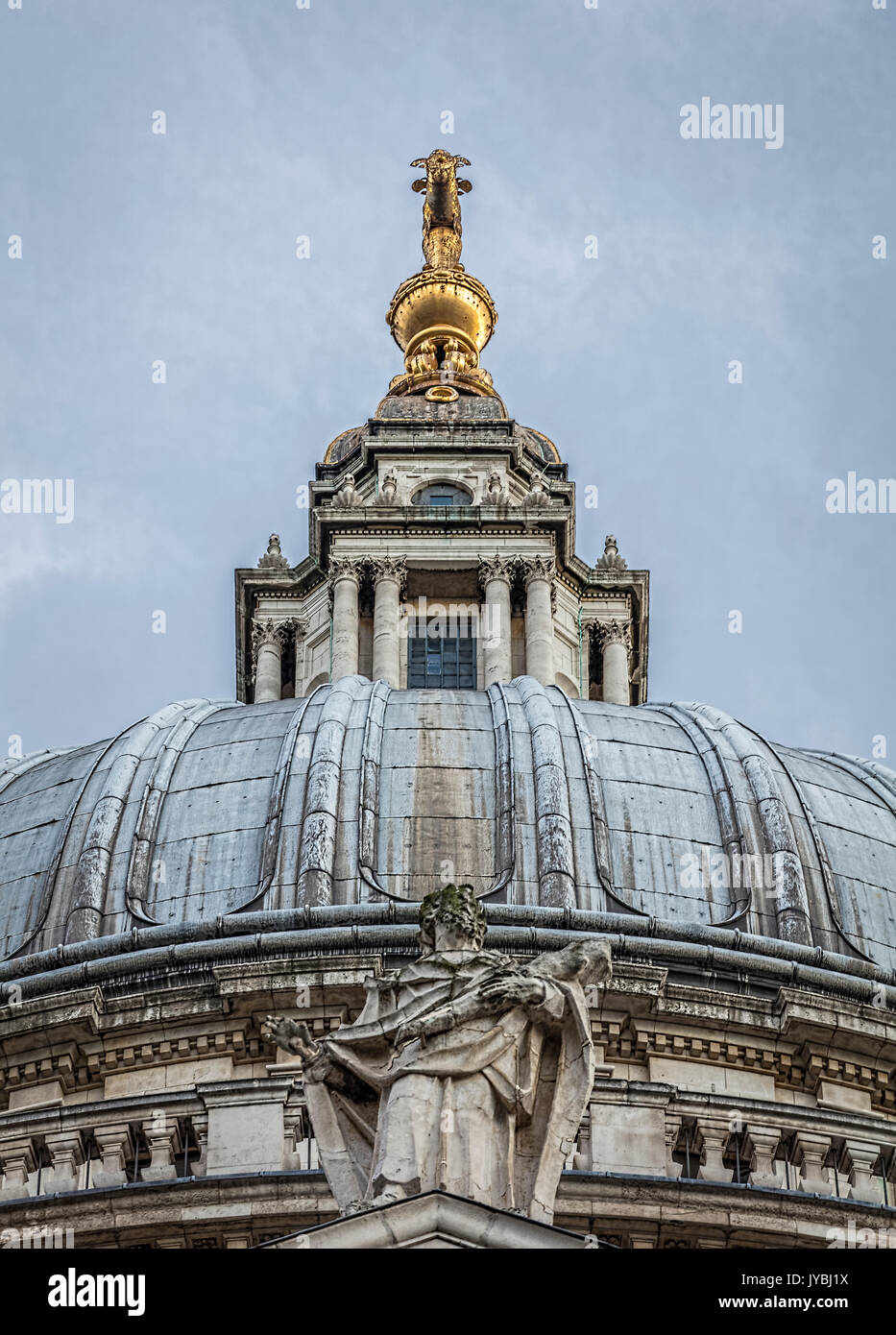 La cattedrale di St Paul e chiusura del tetto e della cupola Foto Stock