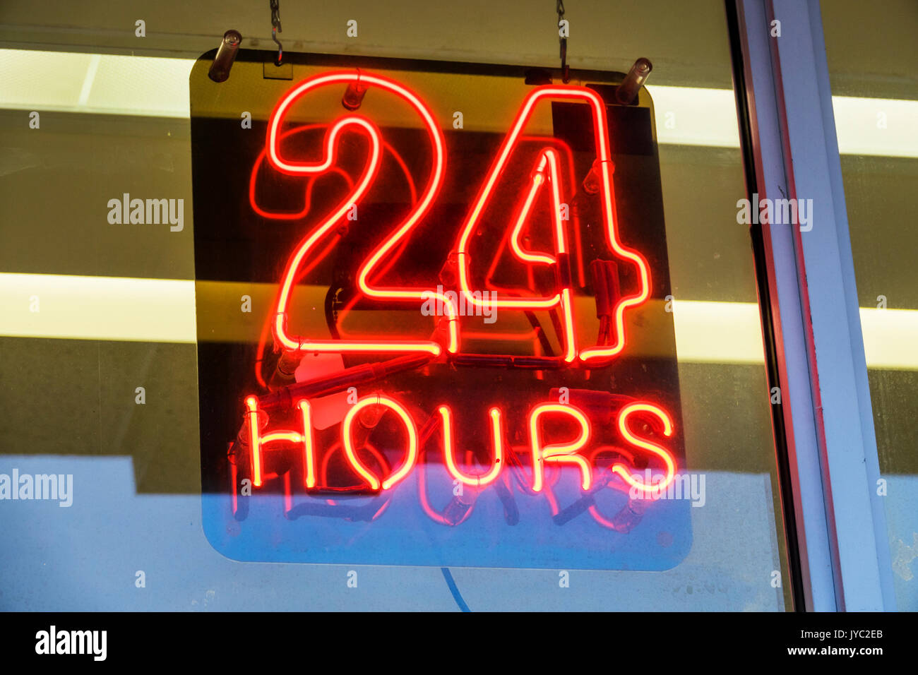 Cartello al neon, 24 ore su 24, business, finestra, rf FL170430080RF Foto Stock