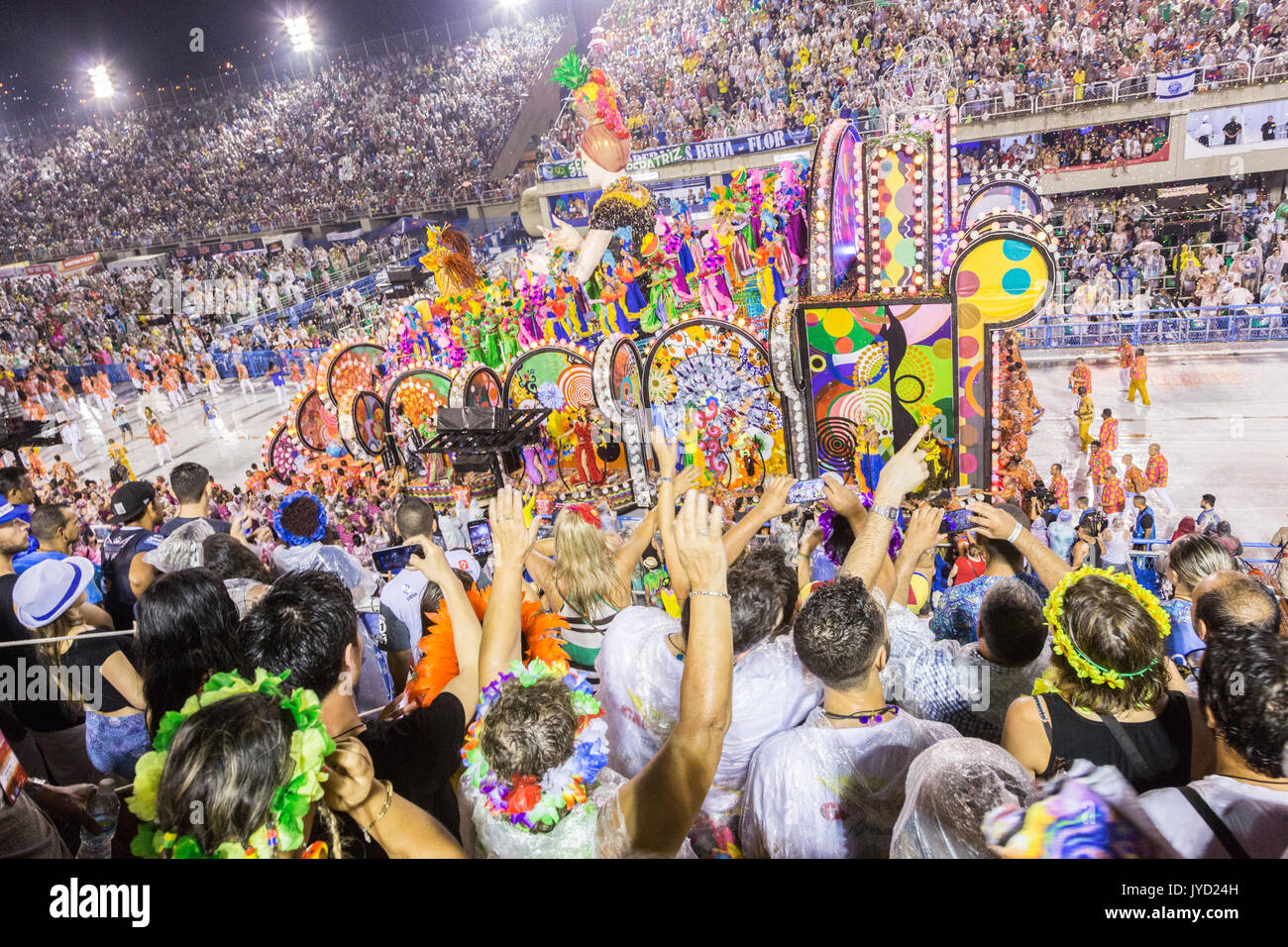 La Carnival, in ,Rio de Janeiro, Carnaval, è una, festival, in Brasile, southamerica, parade, samba, scuole, float, Sambadrome, sambodromo Foto Stock