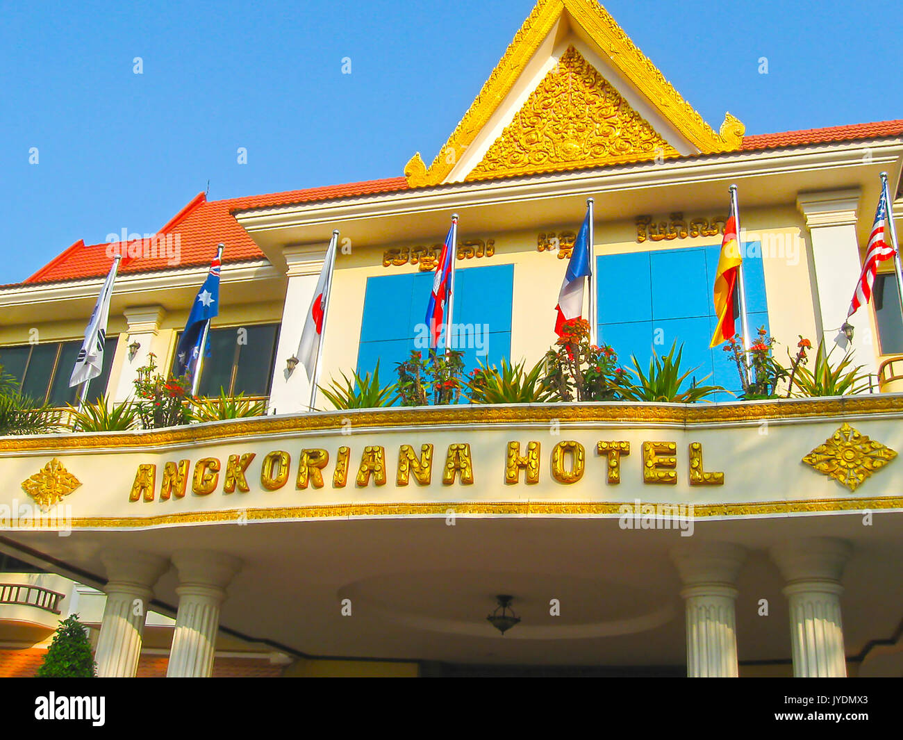 Siem Reap, Cambogia - Febbraio 16, 2011: un hotel Angkoriana in stile khmer Foto Stock