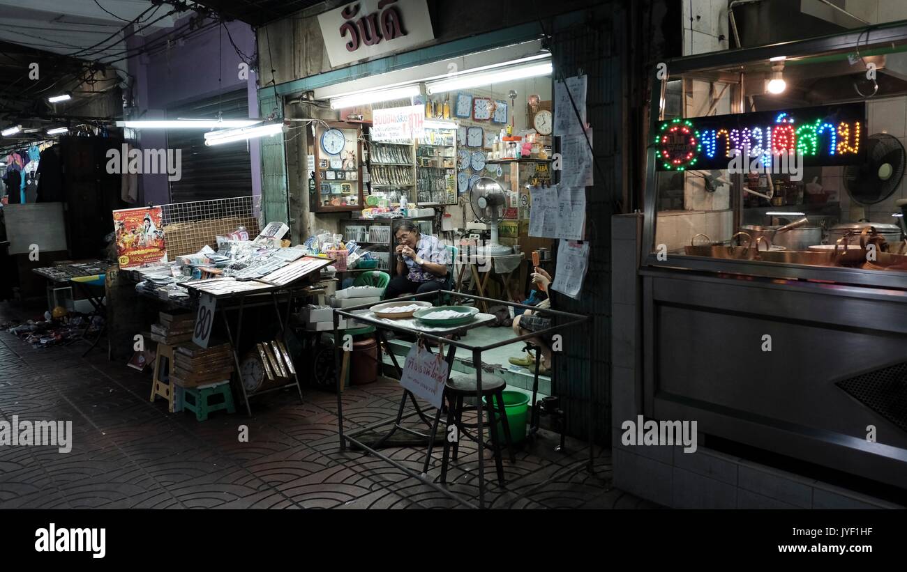 Charoen krung road samphanthawong street food fornitori Bangkok in Thailandia Foto Stock