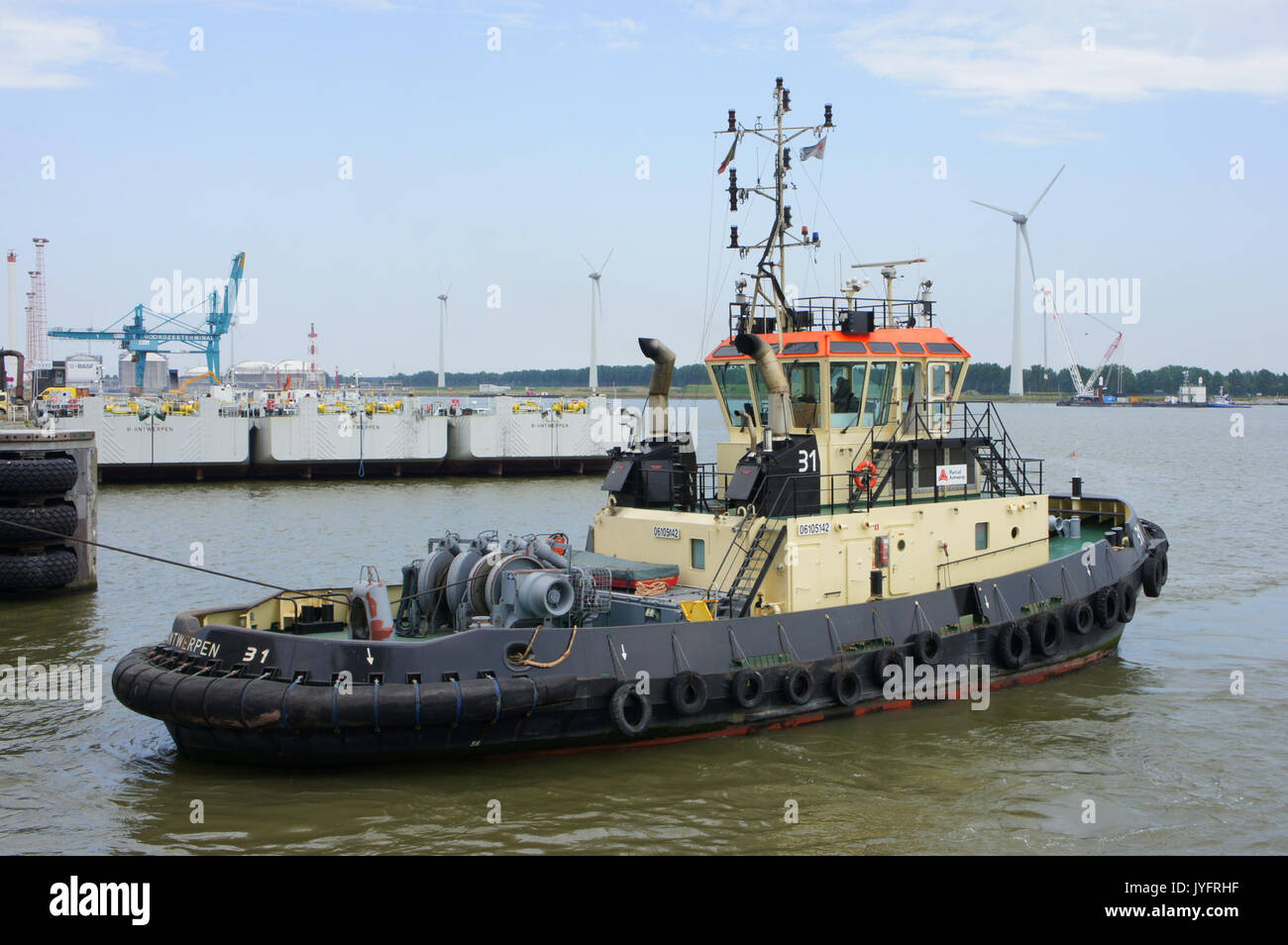 31 rimorchiatore IMO 9684031 06105142 ENI, Zandvliet sluis, porto di Anversa, pic3 Foto Stock