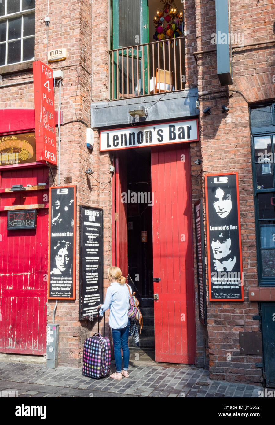 Ingresso Lenon's bar di Liverpool Foto Stock