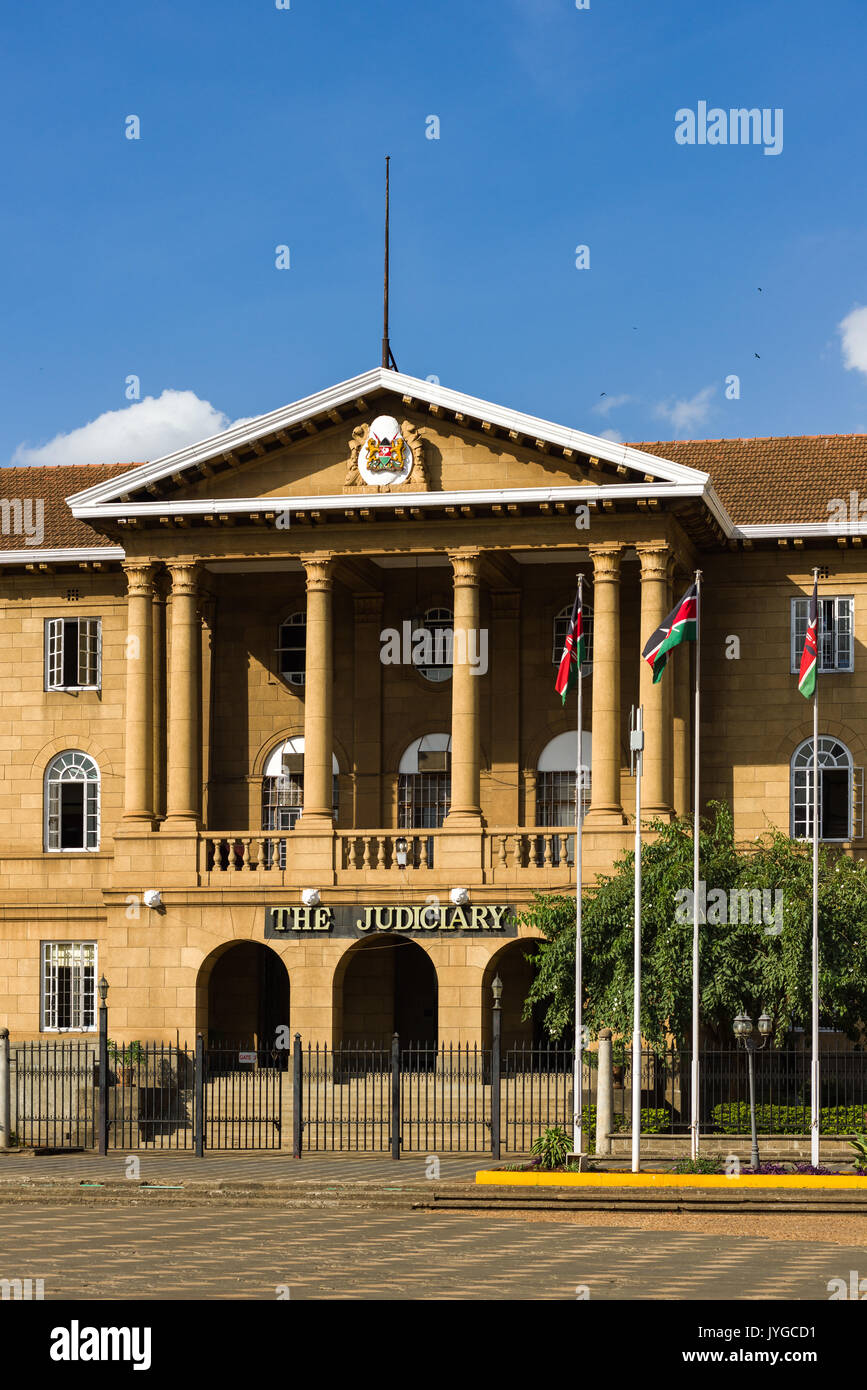 La Corte Suprema Magistratura edificio dal KICC square, Nairobi, Kenia Foto Stock