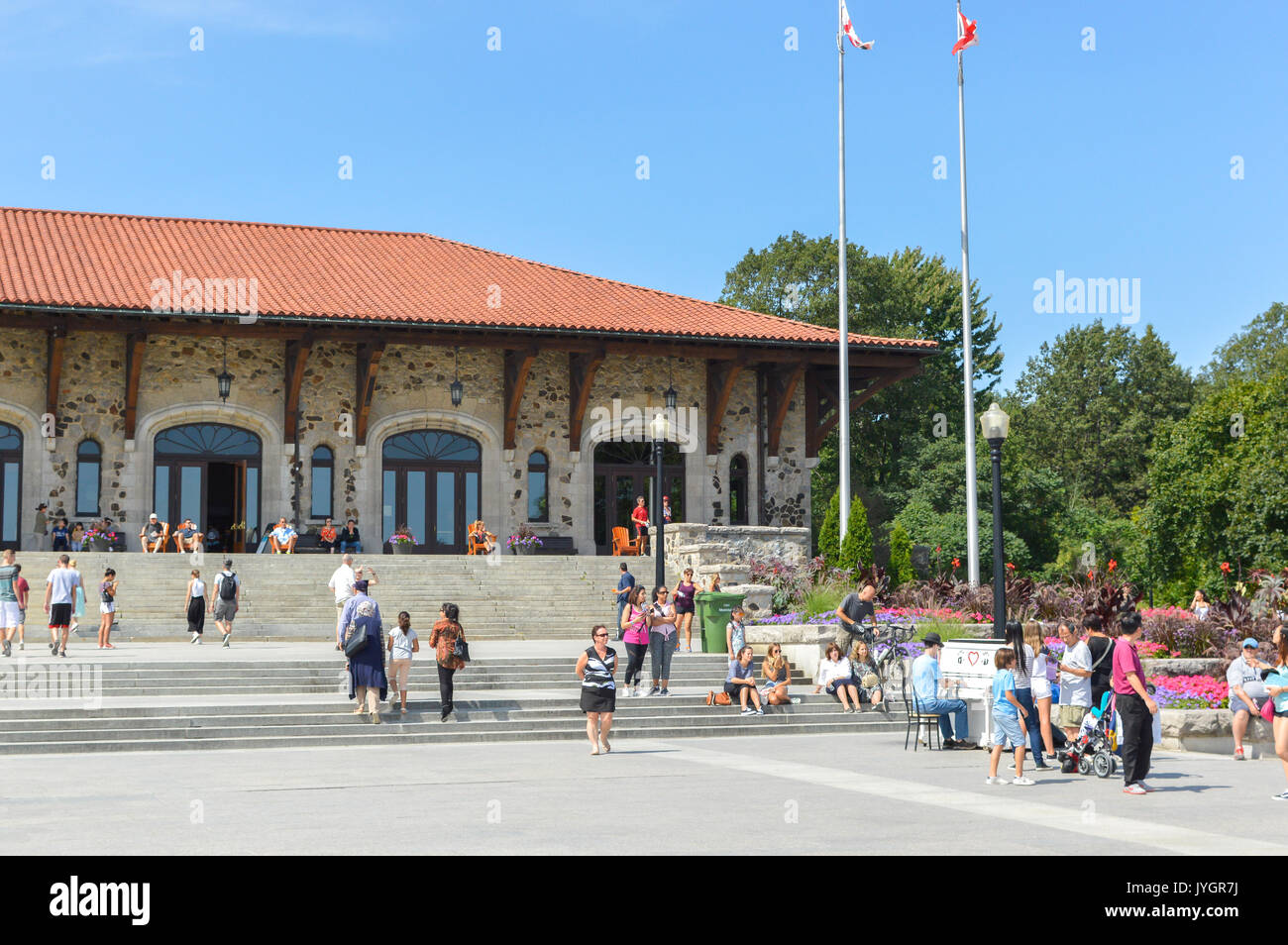 Montreal, Canada - 16 agosto 2017: Mount Royal Chalet (francese: Chalet du Mont-Royal) è un famoso edificio situato vicino la cima di Mount Royal di Mont Foto Stock