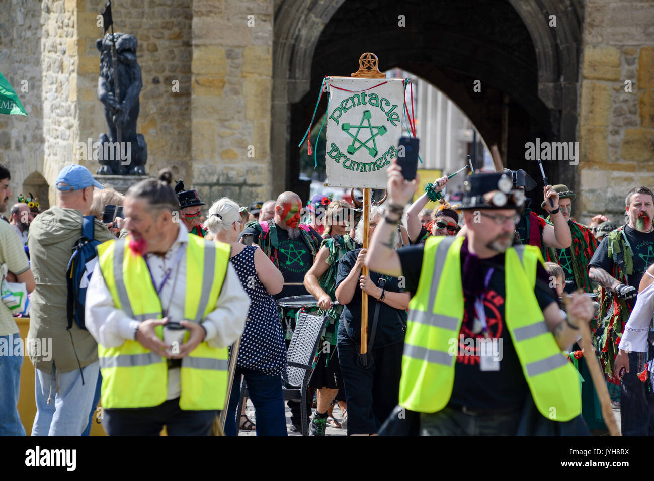 Alternative di religione pagana del gruppo Pride Festival e la parata in Southampton Foto Stock