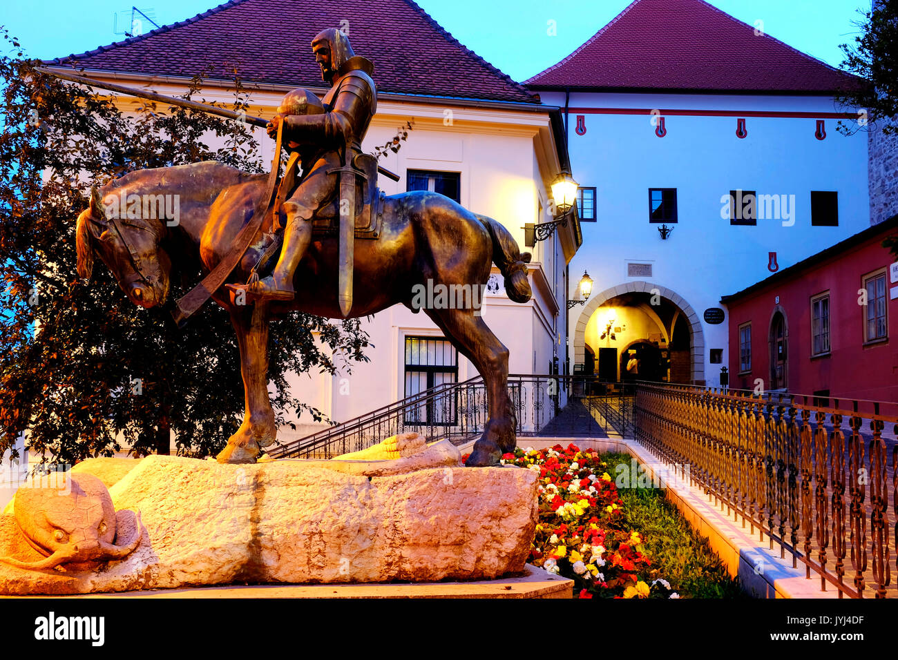 Statua di San Giorgio in Radiceva street, Zagabria, Croazia Foto Stock