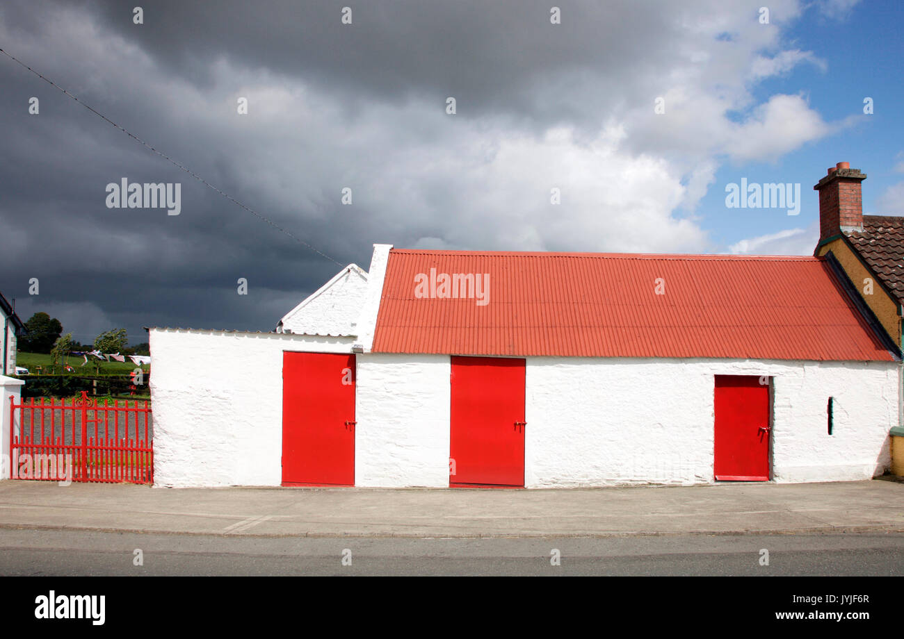 Spick e span farm dipendenza nella contea di Louth, Irlanda Foto Stock