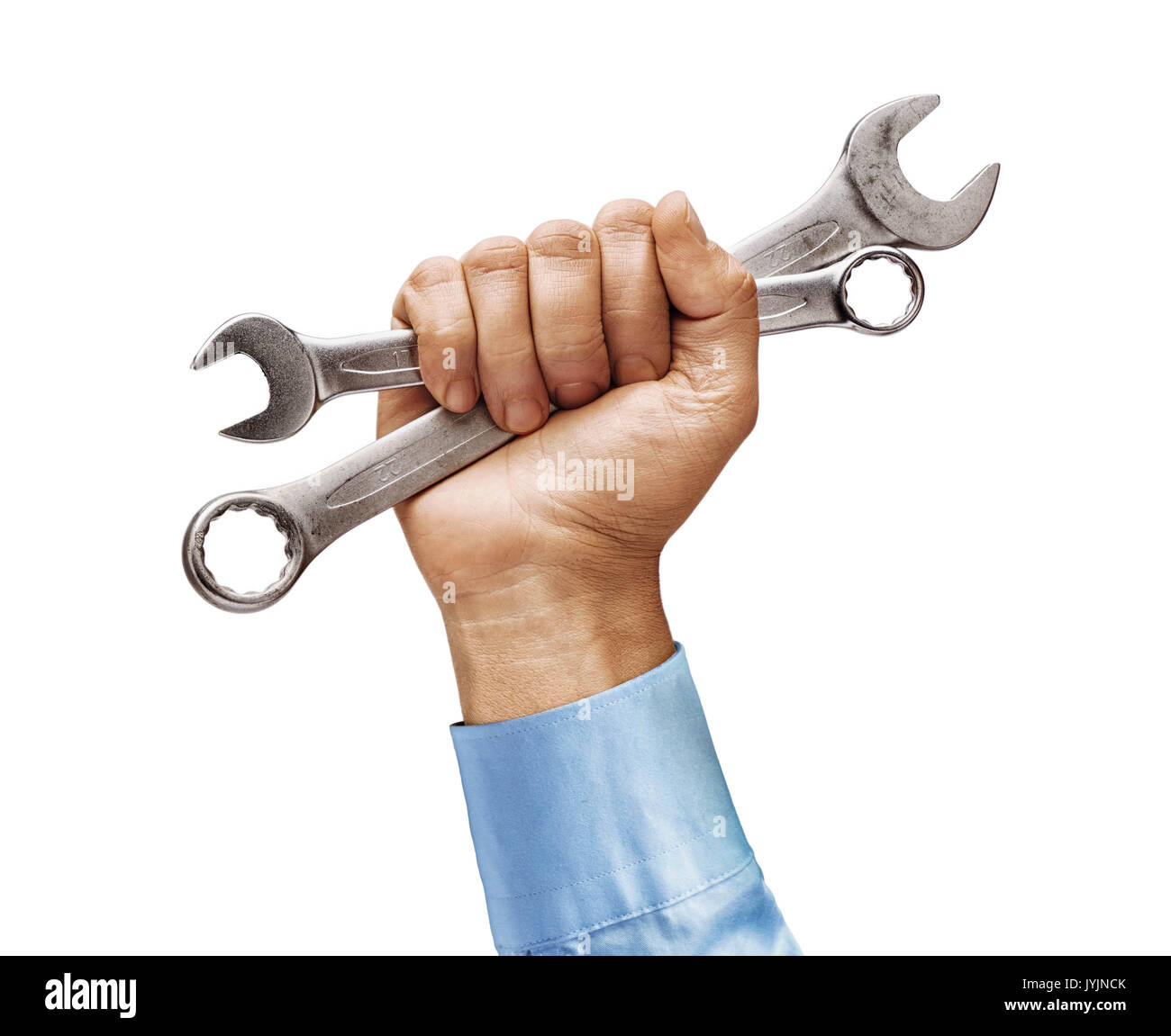 Mano d'uomo in una camicia contiene le chiavi a un isolato su sfondo bianco. Close up. Alta risoluzione prodotto Foto Stock