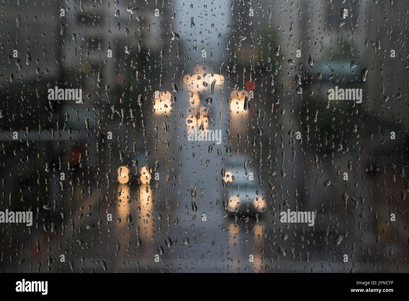 Giorno di pioggia nella città. Foto Stock