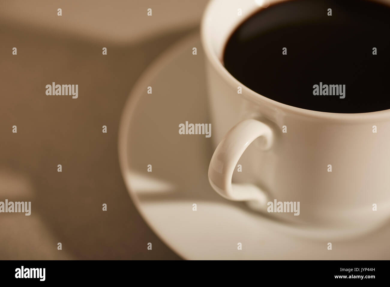 Una tazza di forte caffè nero Foto Stock