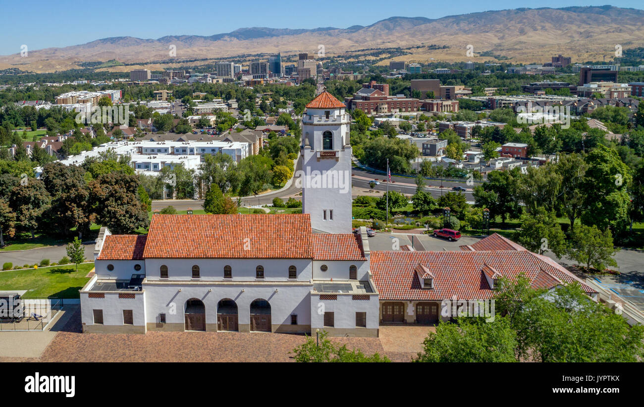 Aerail unica vista di un deposito dei treni con Boise City sfondo Foto Stock
