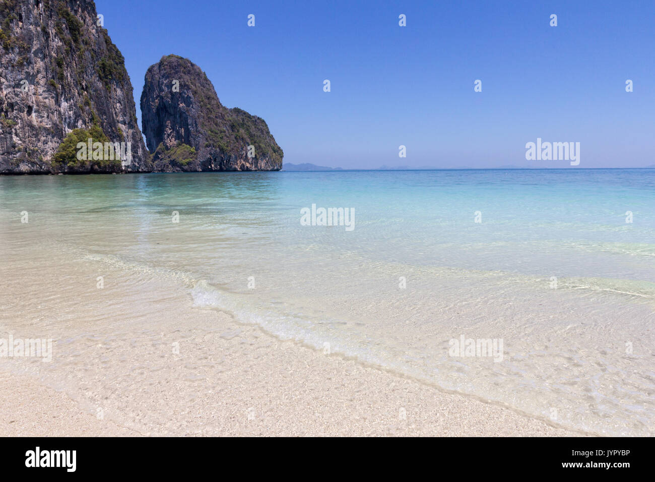 Spiaggia di sabbia bianca su Koh Lao Liang, Trang, Thailandia Foto Stock