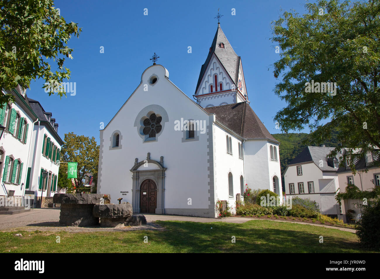 Evangelische Kirche im Winningen Weinort, Untermosel, Landkreis Mayen-Koblenz Renania-Palatinato, Deutschland, Europa | Chiesa presso il villaggio del vino Winni Foto Stock