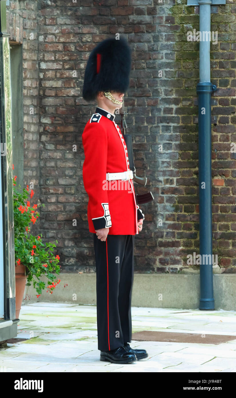 La British Royal Guard nella Torre di Londra la guardia , Londra, Regno Unito. Foto Stock