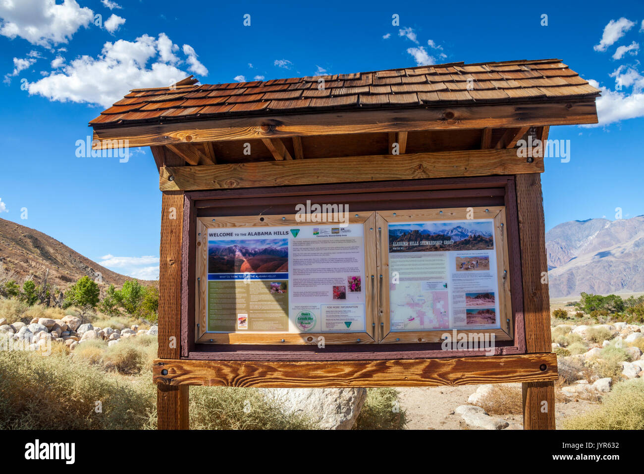 Dichiarazioni interpretative segno in Alabama Hills National Recreation Area in Lone Pine, California Foto Stock