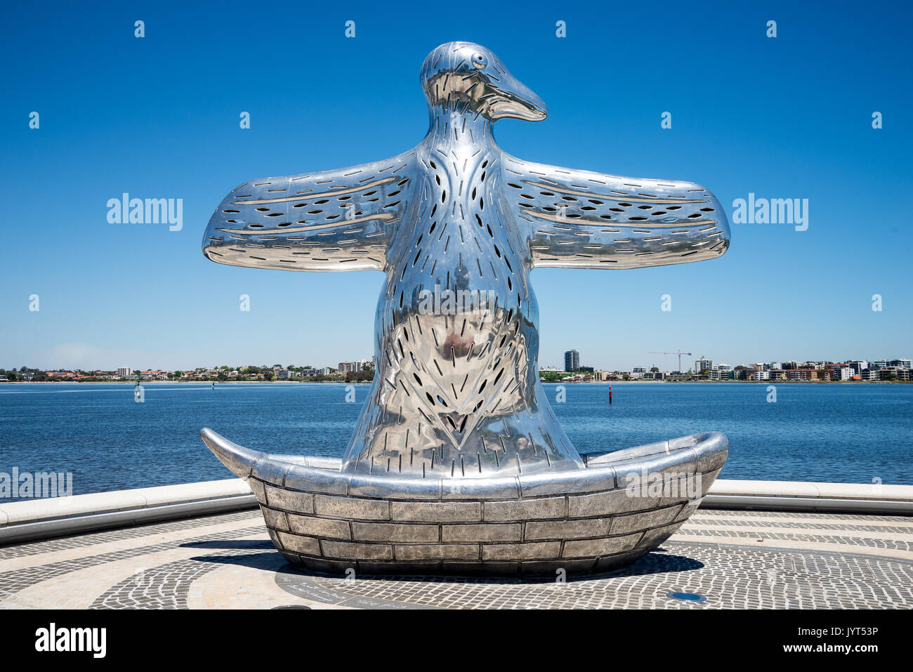 Primo contatto bird arte scultura vicino a Elizabeth Quay e il lungofiume Swan nella città di Perth, Western Australia Foto Stock