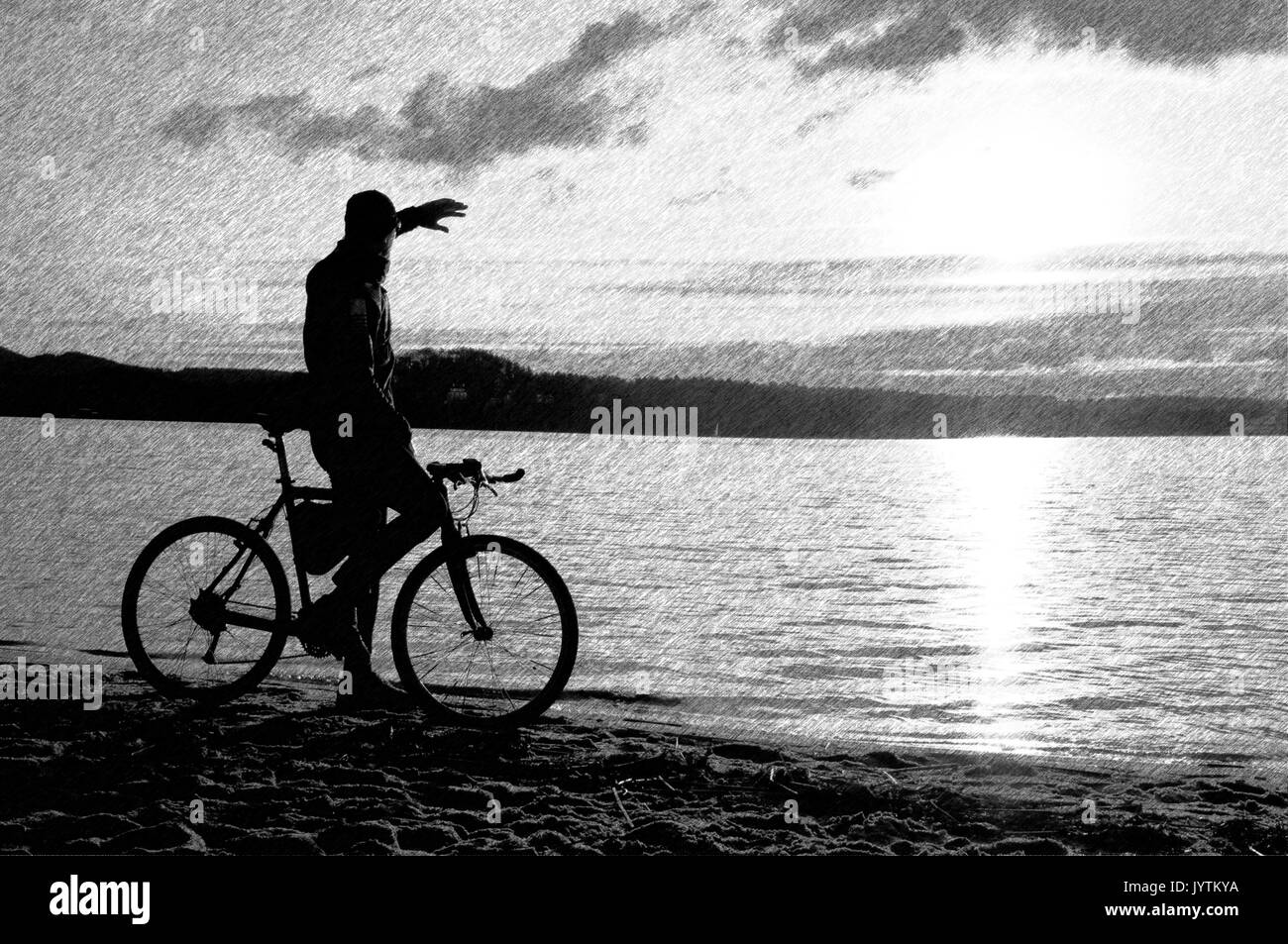 Bianco e Nero tratteggiato schizzo retrò. Giovane ciclista silhouette sulla spiaggia. Fine della stagione al lago. Foto Stock