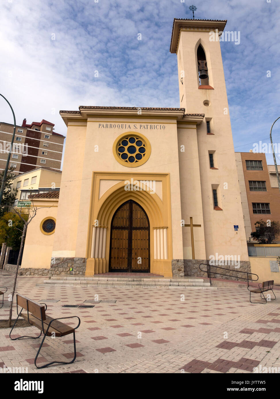 MALAGA, SPAGNA - 09 MARZO 2016: Facciata anteriore di San Chiesa di Patrick Foto Stock