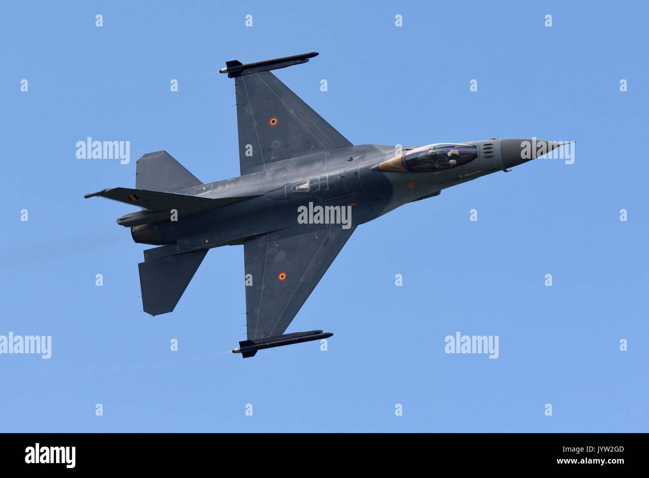 Belga di Air Force componente aria General Dynamics F-16AM Fighting Falcon jet da combattimento aereo FA-134 visualizzazione a Biggin Hill Festival di airshow di volo Foto Stock
