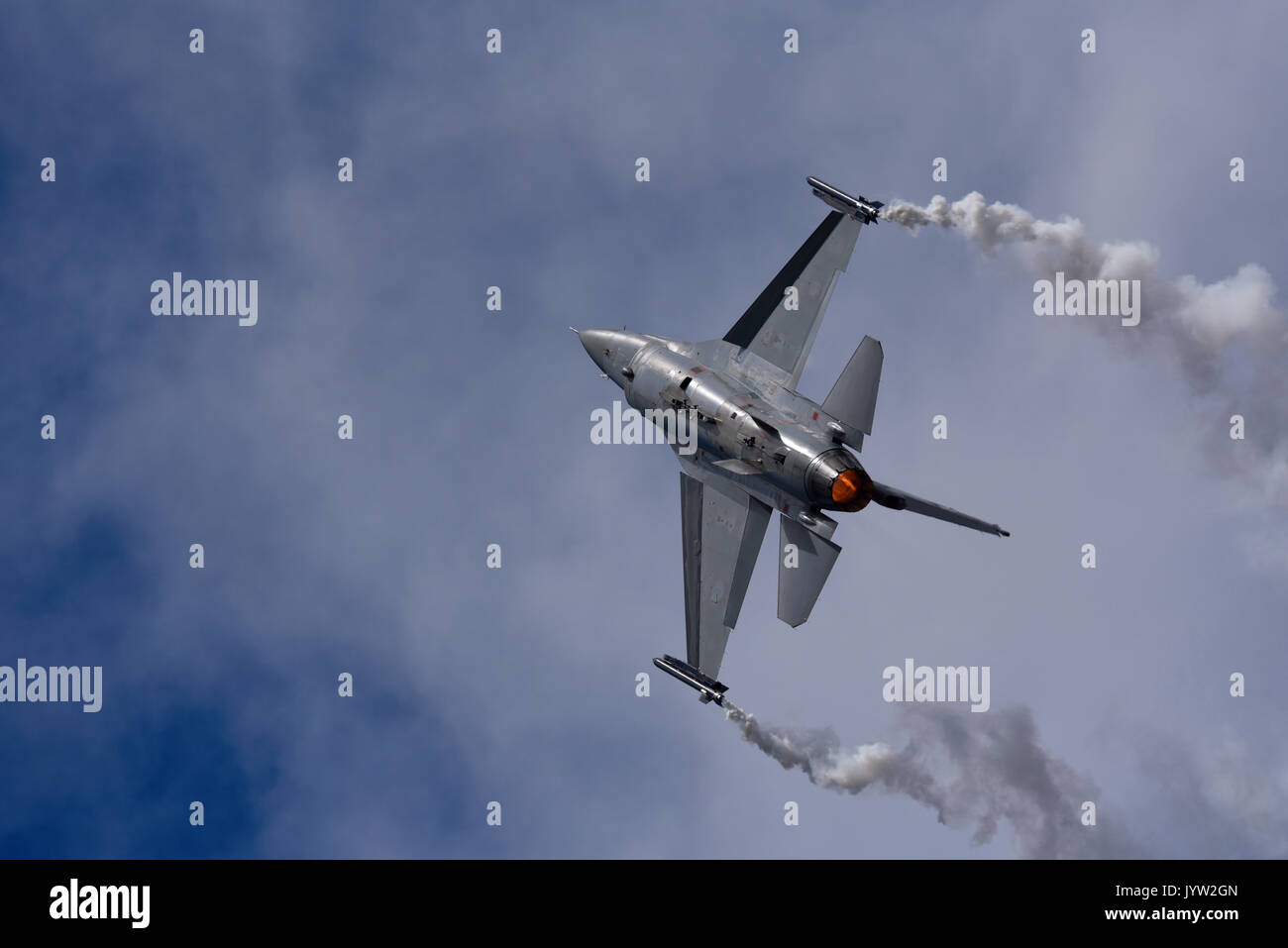 Belga di Air Force componente aria General Dynamics F-16AM Fighting Falcon jet da combattimento aereo FA-134 visualizzazione a Biggin Hill Festival di airshow di volo Foto Stock