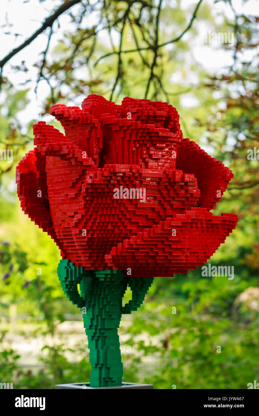 Lego flower immagini e fotografie stock ad alta risoluzione - Alamy