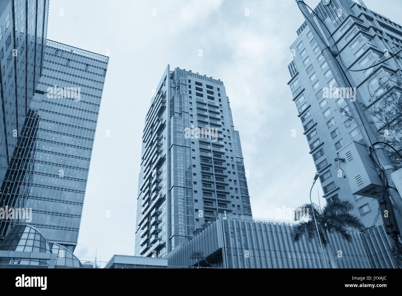 Immagine dai toni di uffici moderni grattacieli Foto Stock